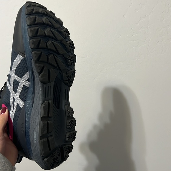 ASICS Running Shoe IGS - Picture 4 of 4